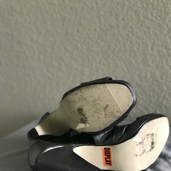 Silver heels - Picture 4 of 4